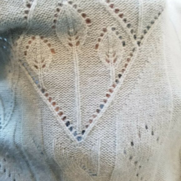 Fuzzy Royal Angora New Zealand Blue Lambswool - Picture 6 of 10